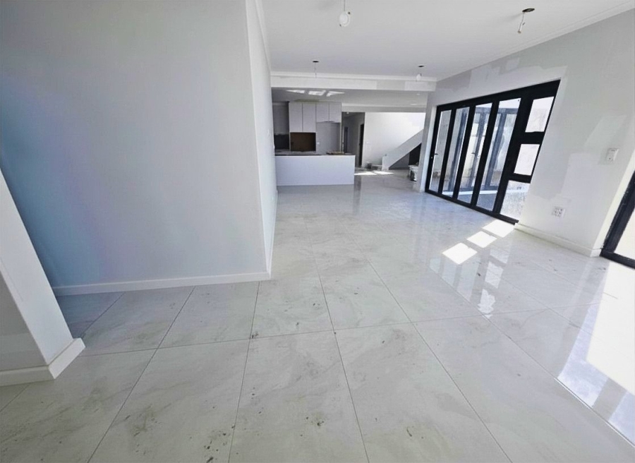 5 Bedroom Property for Sale in Sandown Western Cape
